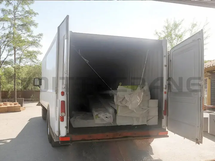 Мобильный козловой кран 2 тонны поставлен в Беларусь